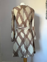 Geometric pattern knitted brown and cream vintage 1960s belted dress